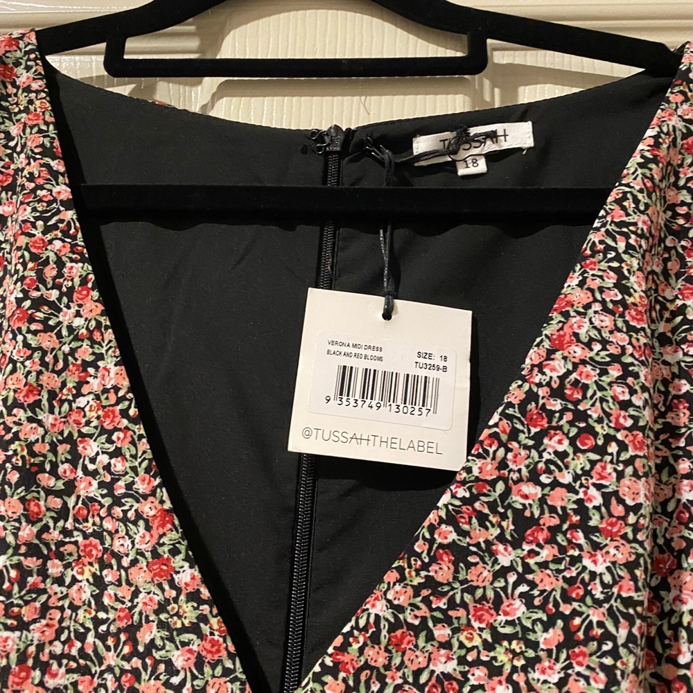 Tussah! Verona Midi Dress! Size 18! New with tags. - Picture 7 of 9